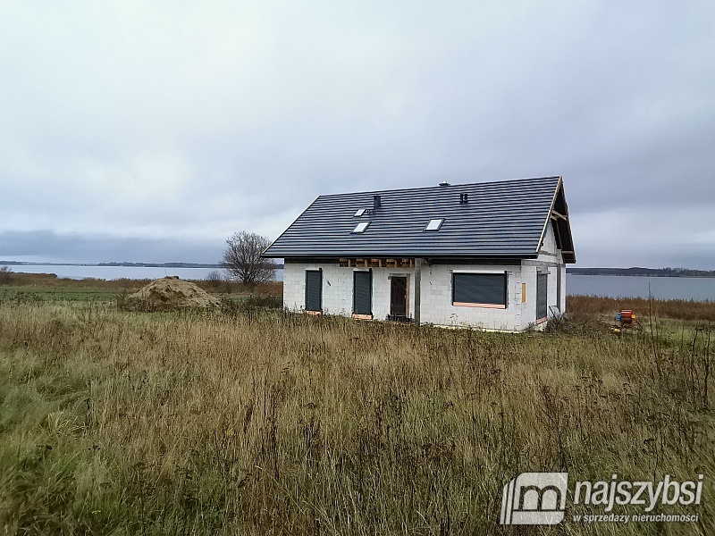 Łuskowo- dom nad rzeką w okolicy Wolina (16)