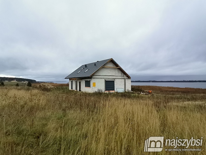Łuskowo- dom nad rzeką w okolicy Wolina (21)