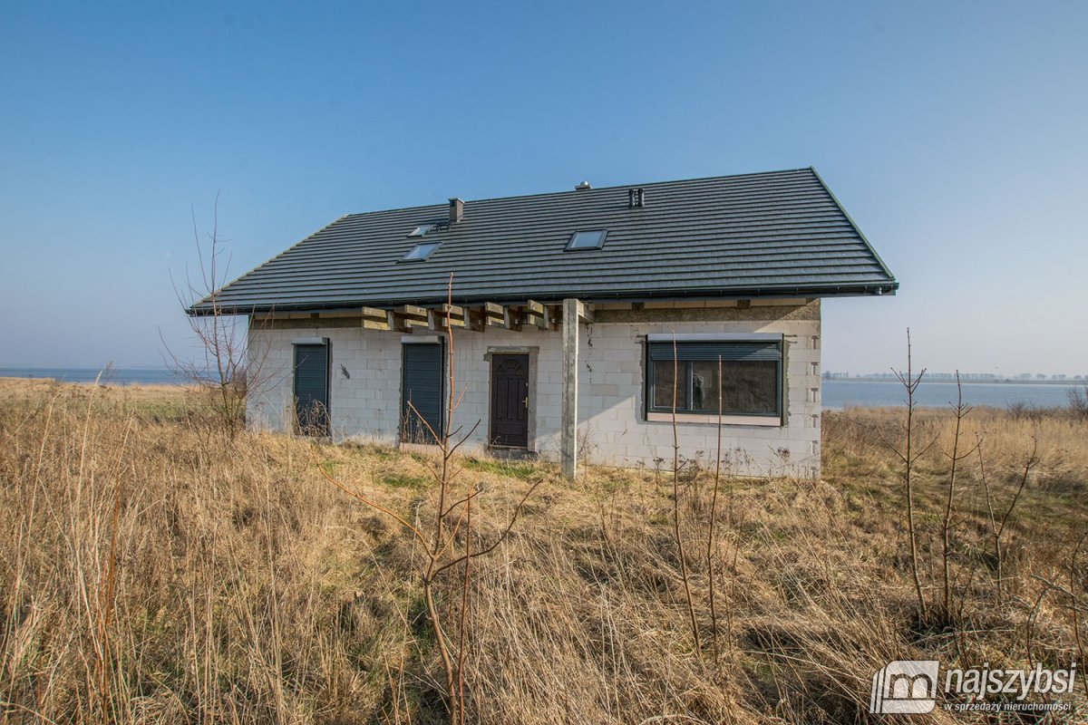 Łuskowo- dom nad rzeką w okolicy Wolina (22)