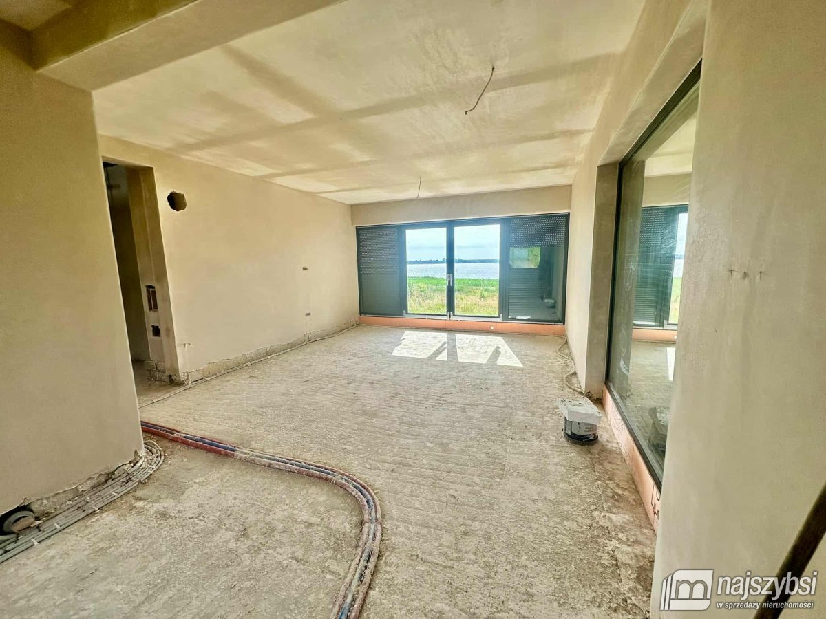 Łuskowo- dom nad rzeką w okolicy Wolina (3)