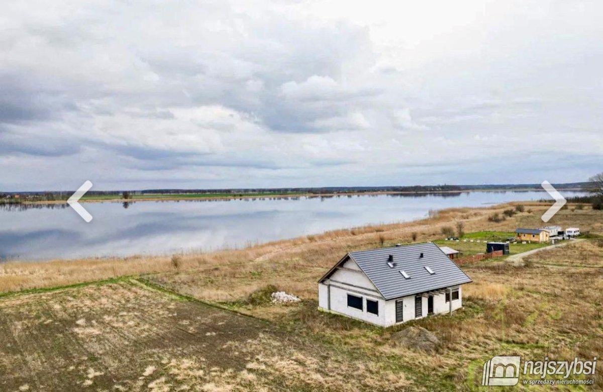 Łuskowo- dom nad rzeką w okolicy Wolina (33)