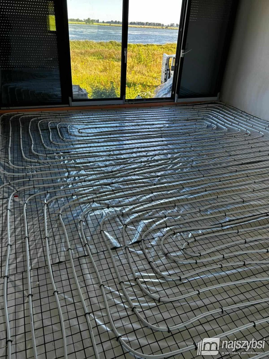 Łuskowo- dom nad rzeką w okolicy Wolina (9)