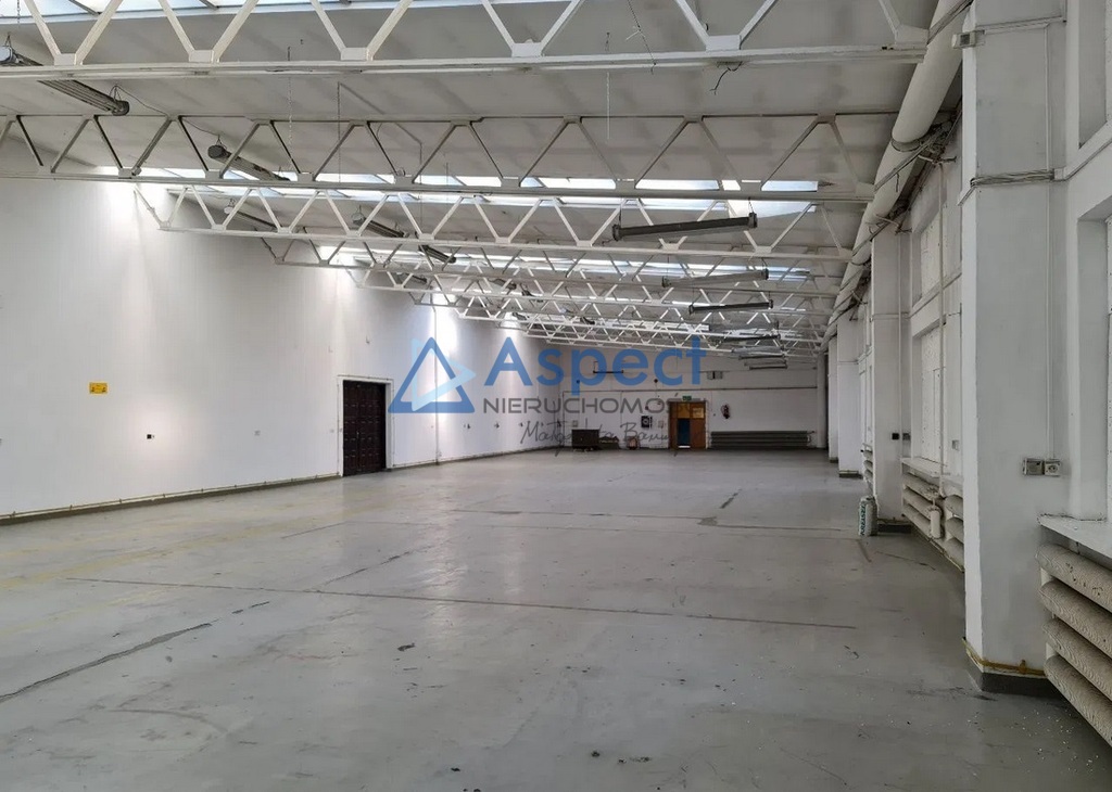 Wynajem - obiekt przy granicy (1)