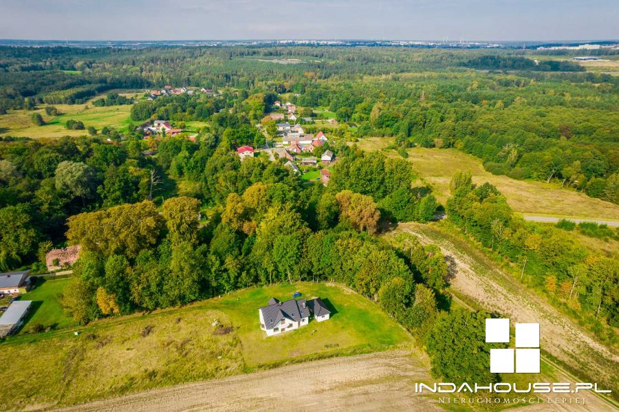 Działka budowlana z własnym lasem i strumieniem... (12)