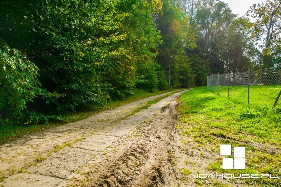 Działka budowlana z własnym lasem i strumieniem... (25)