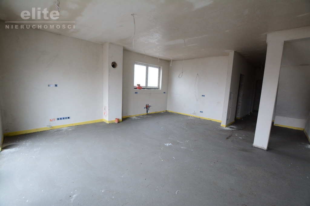 Dobra bliźniak z dużą działka i garażem (6)