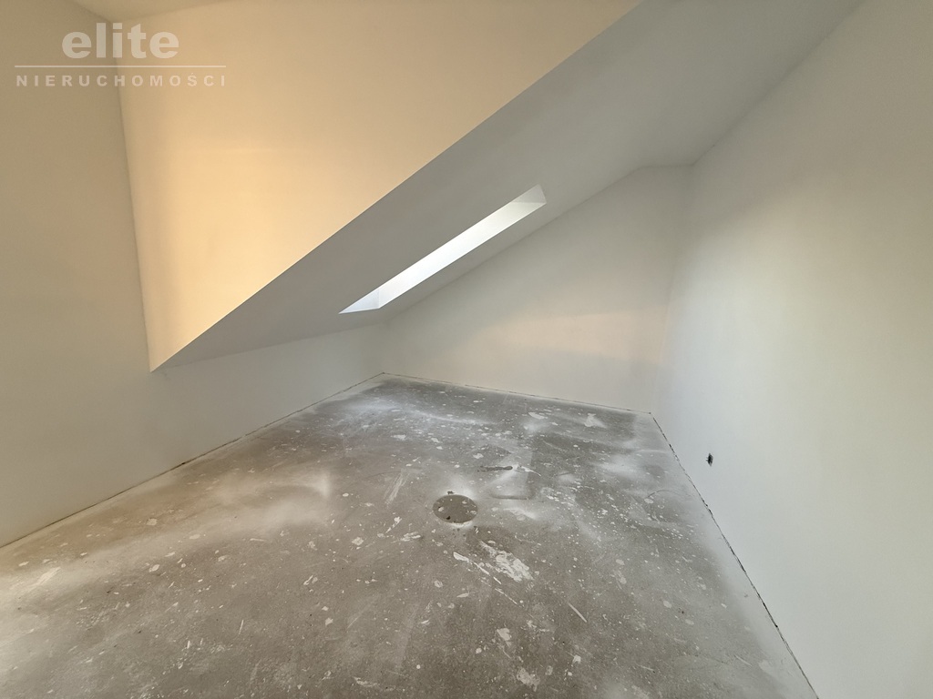 Dobra bliźniak z dużą działka i garażem (8)