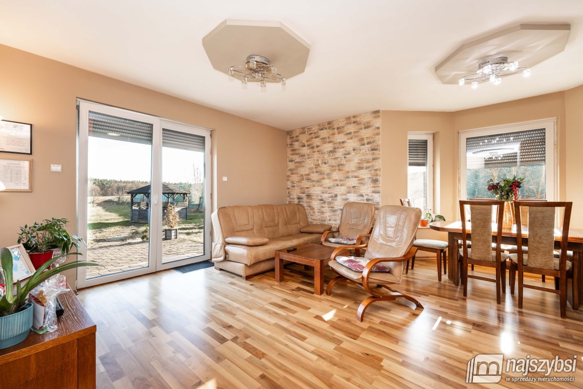 Poczernin/Przemocze - dom 222m ² z dużą działką  (4)