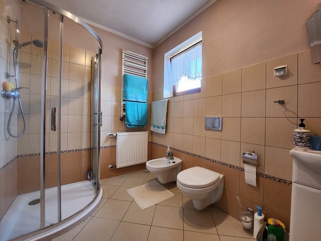 Wolno stojący, 160 m2, Złocieniec  (9)