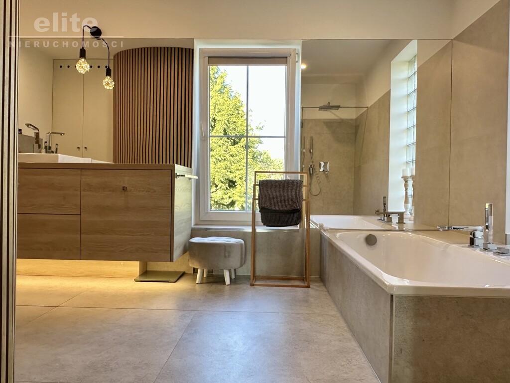 Warszewo klimatyczny dom o pow. całkowitej 330 m2 (10)