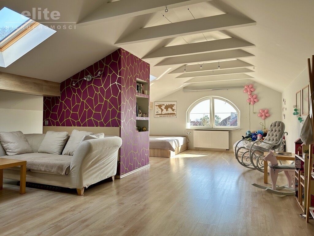 Warszewo klimatyczny dom o pow. całkowitej 330 m2 (13)