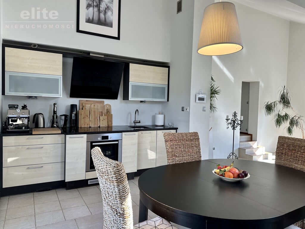 Warszewo klimatyczny dom o pow. całkowitej 330 m2 (29)