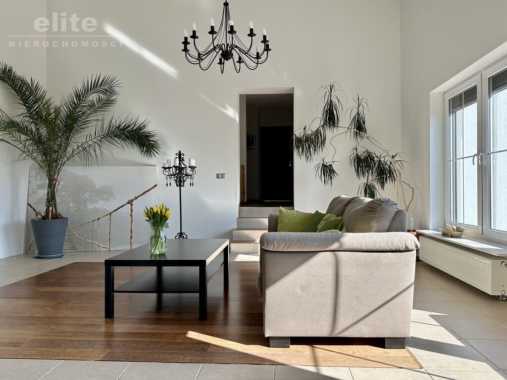 Warszewo klimatyczny dom o pow. całkowitej 330 m2 (4)