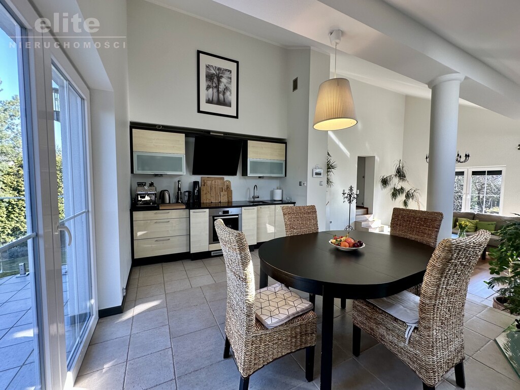 Warszewo klimatyczny dom o pow. całkowitej 330 m2 (6)