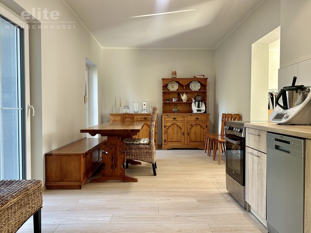 Warszewo klimatyczny dom o pow. całkowitej 330 m2 (16)