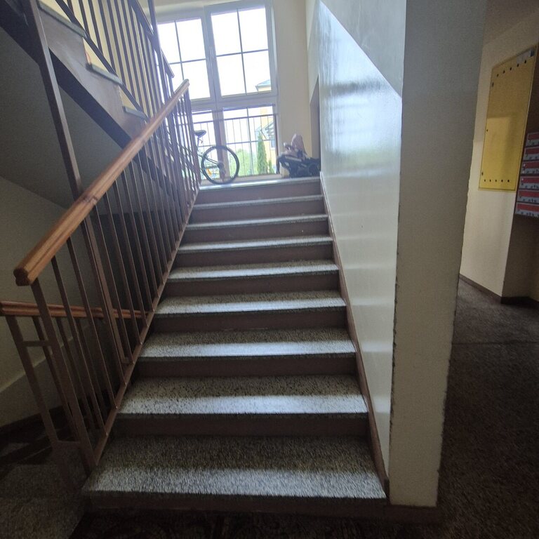 Beżowa- 32mkw z 2000r,balkon,2p-360tys. do neg. (11)