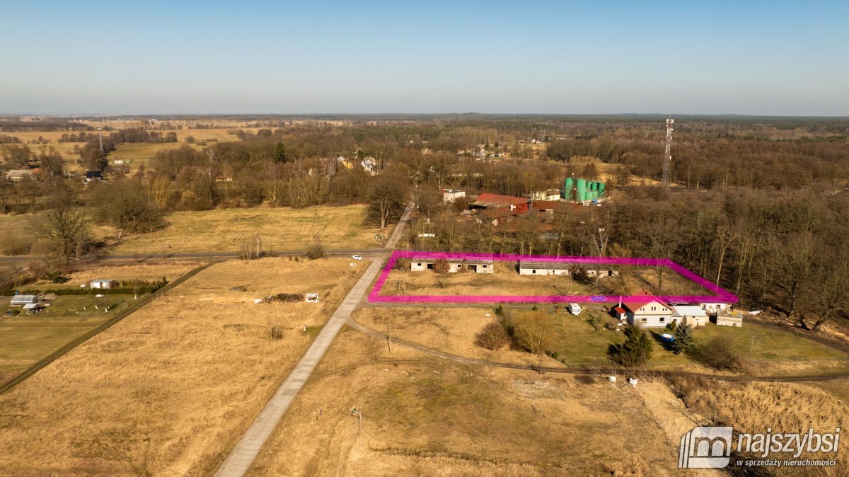 Stepnica - działka 5400m2 z zabudową magazynową (1)