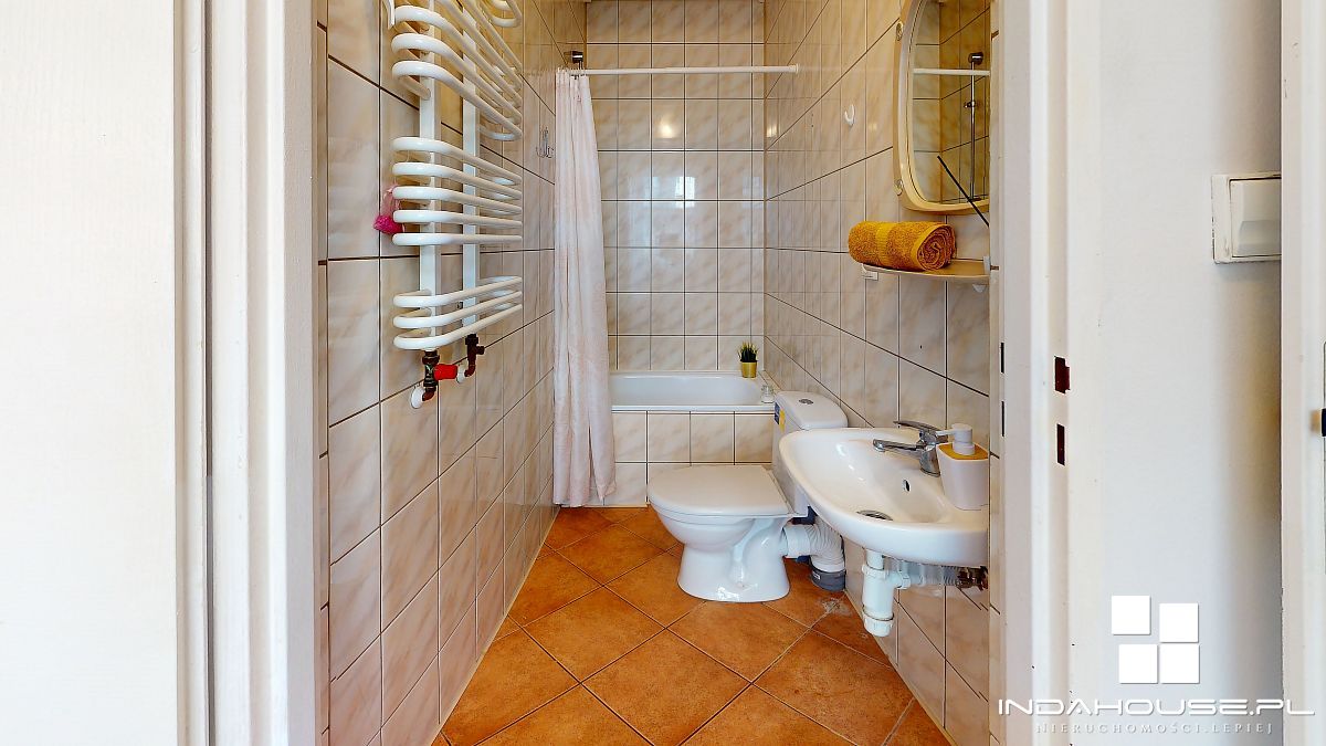 5 pokoi + 2 pokojowe mieszkanie. Garaż. Rokosowo.. (27)
