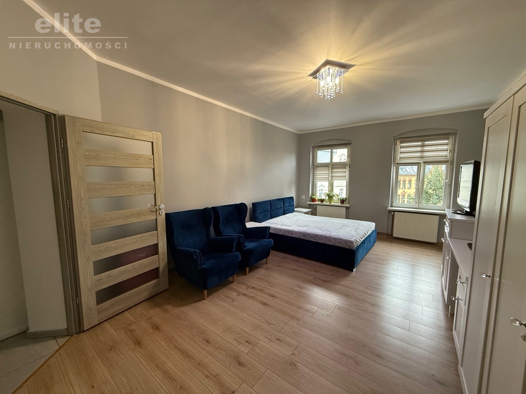 5lipca 2 pokoje 53m2,odnowiona kamienica 440 tys. (1)