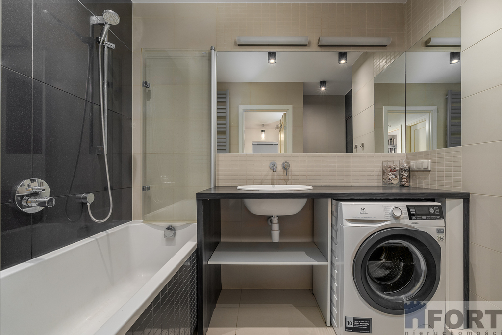 Osiedle Polonia-piękne 3 pok. z narożnym balkonem. (9)