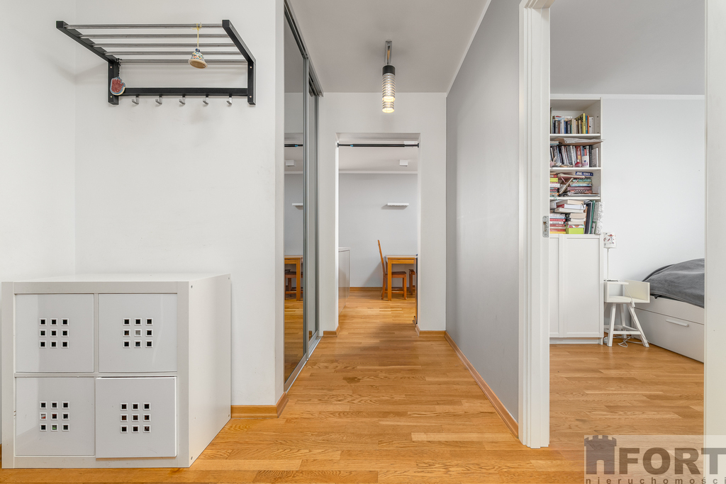 Osiedle Polonia-piękne 3 pok. z narożnym balkonem. (14)