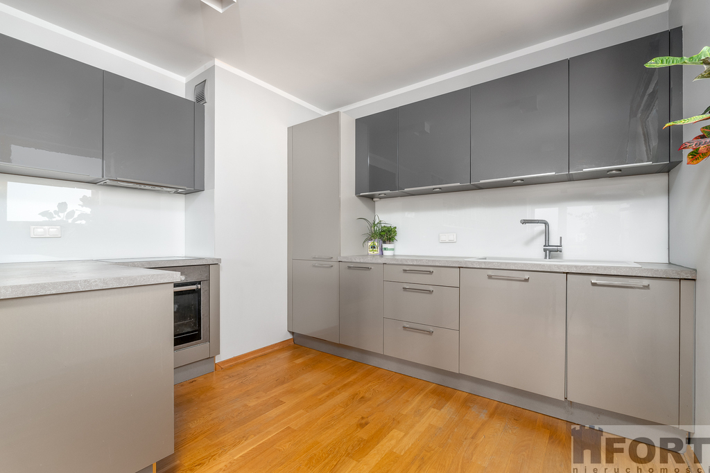 Osiedle Polonia-piękne 3 pok. z narożnym balkonem. (2)