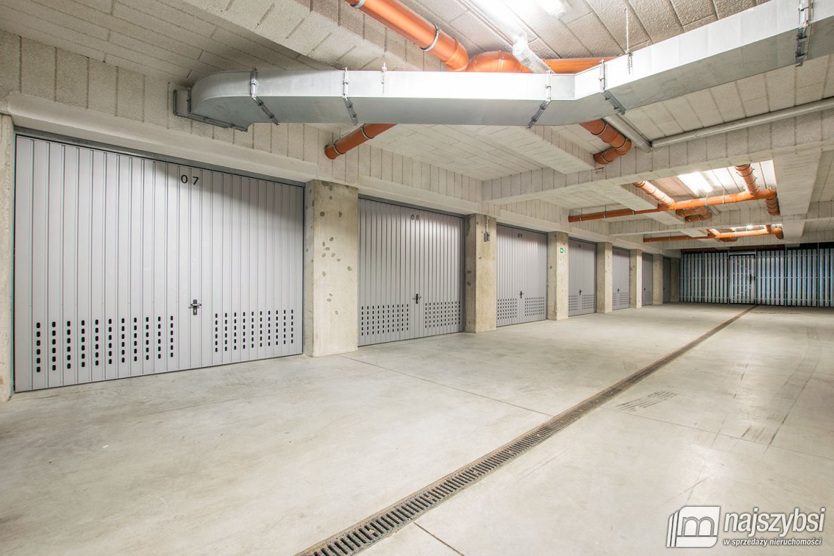 Kołobrzeg-Podczele garaż w hali garażowej (2)