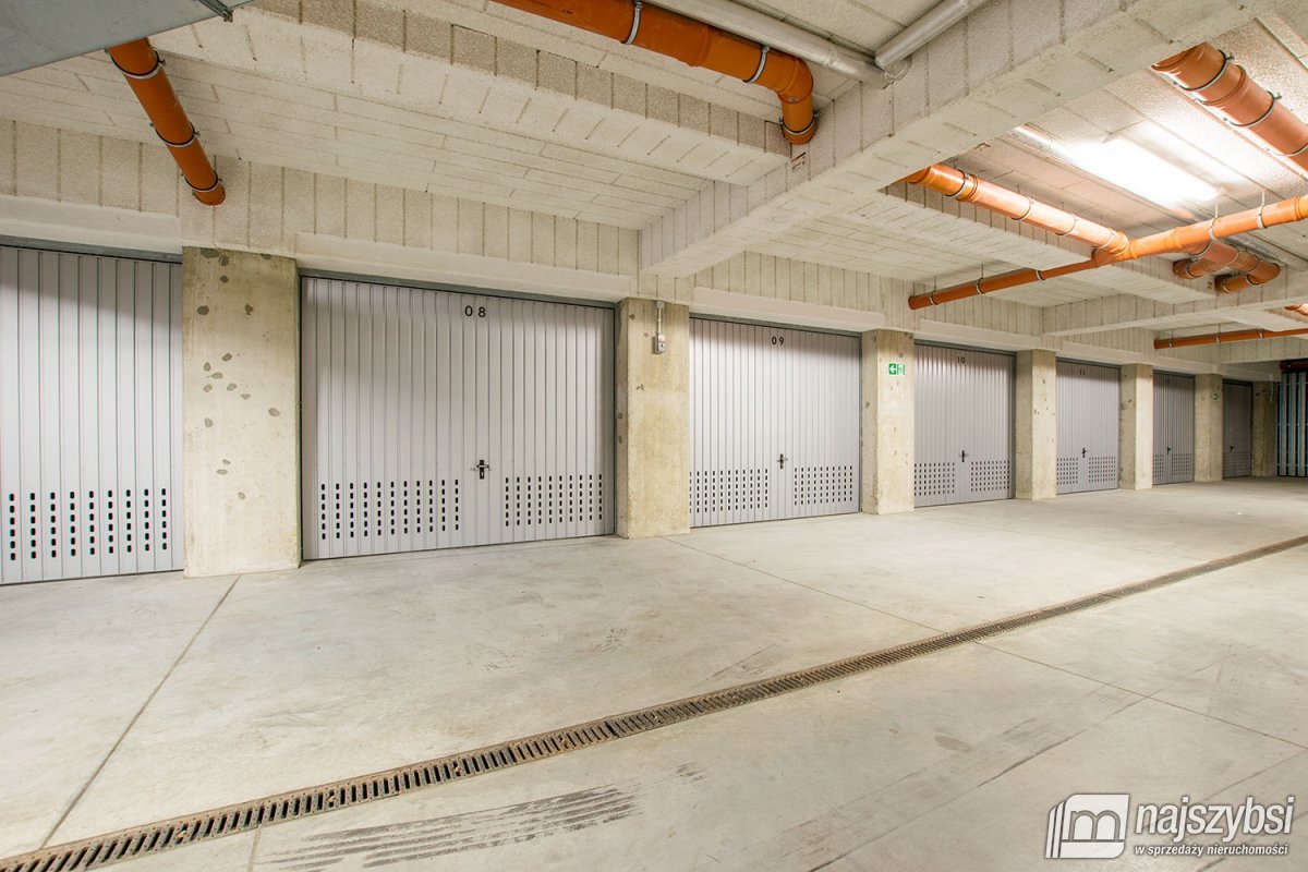 Kołobrzeg-Podczele garaż w hali garażowej (4)