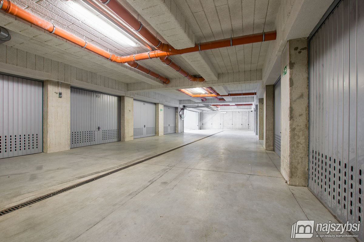 Kołobrzeg-Podczele garaż w hali garażowej (7)