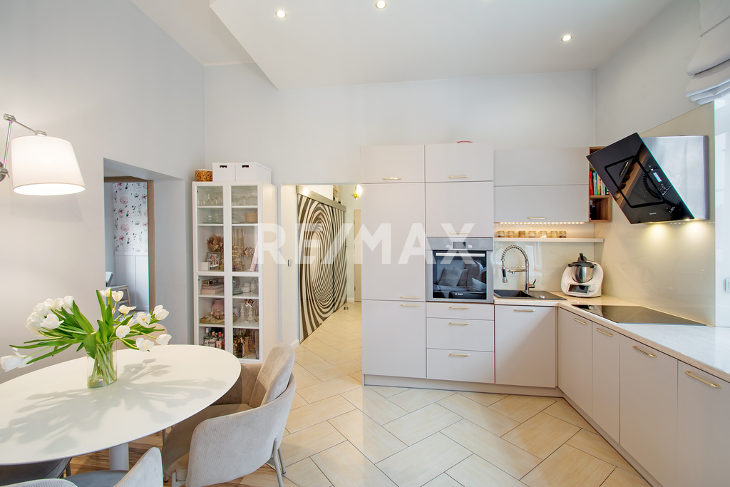 3 pokoje z garderobą- wysokie sufity, stylowe (5)