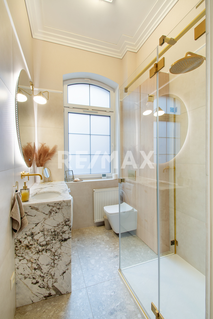 3 pokoje z garderobą- wysokie sufity, stylowe (8)