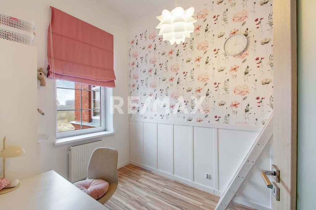 3 pokoje z garderobą- wysokie sufity, stylowe (15)