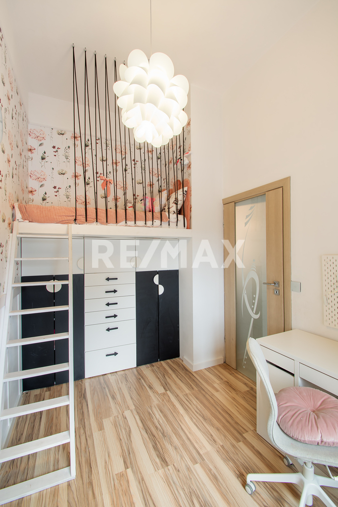 3 pokoje z garderobą- wysokie sufity, stylowe (16)