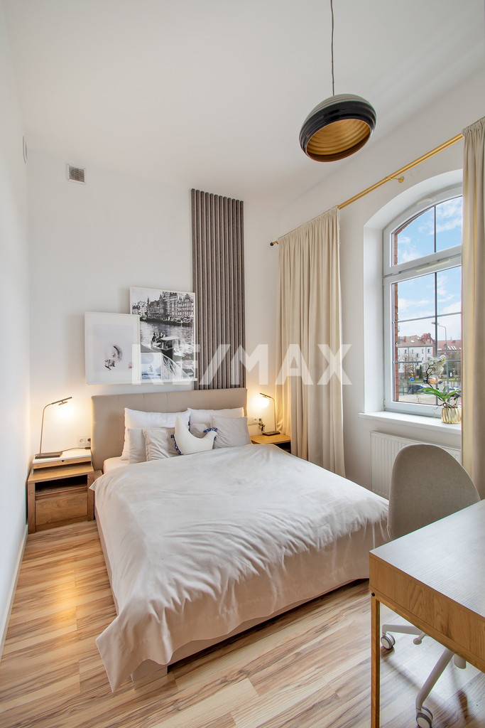 3 pokoje z garderobą- wysokie sufity, stylowe (13)