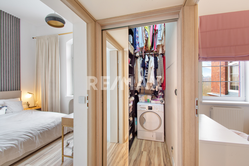 3 pokoje z garderobą- wysokie sufity, stylowe (11)