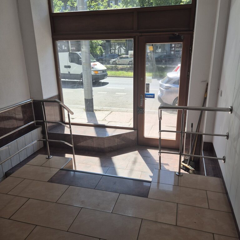 Jedyne 6111zł/m  CENTRUM-lokal - cena 550tys (1)