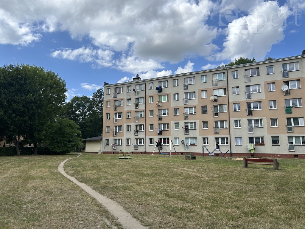 Kawalerka na parterze-zielone, spokojne osiedle (1)