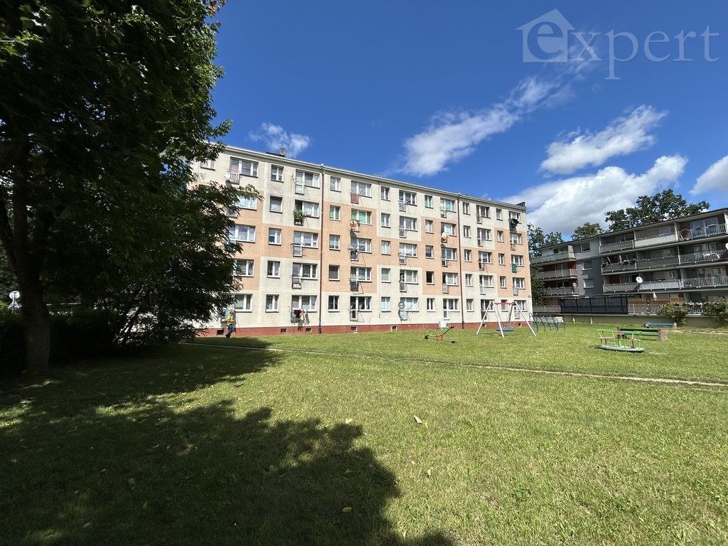 Kawalerka na parterze-zielone, spokojne osiedle (1)