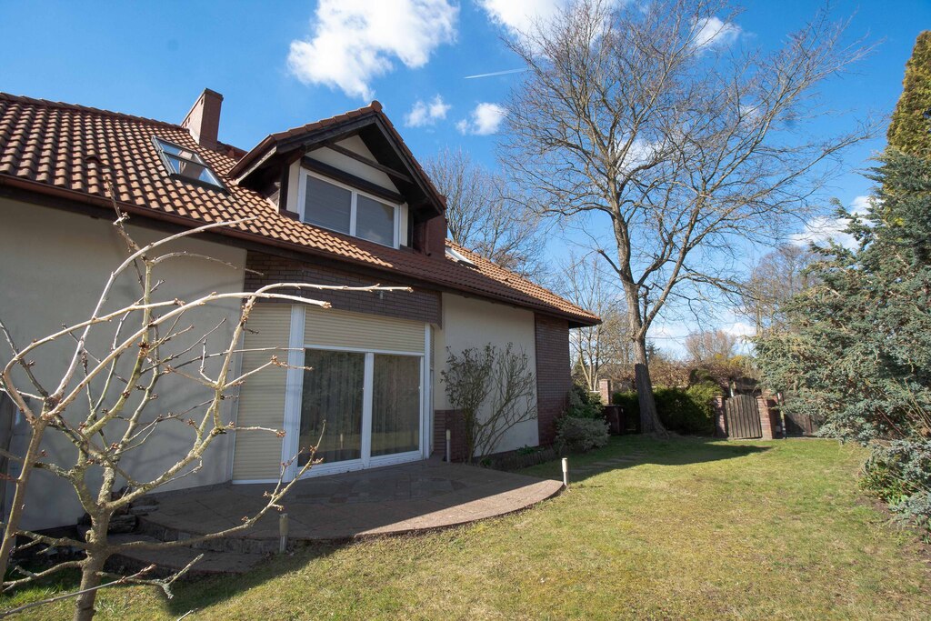 Piękny dom na Osowie z lokalem użytkowym (1)