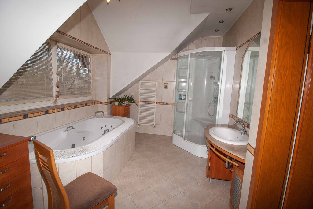 Piękny dom na Osowie z lokalem użytkowym (25)