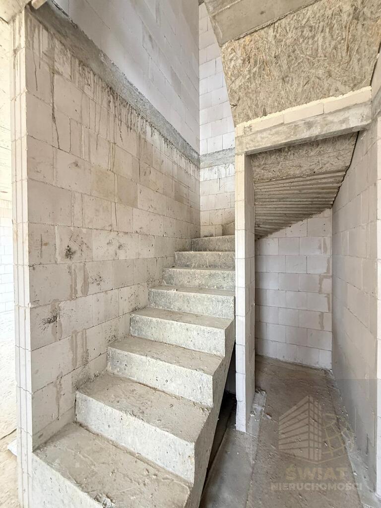 Nowoczesny dom w zabudowie bliźniaczej (4)