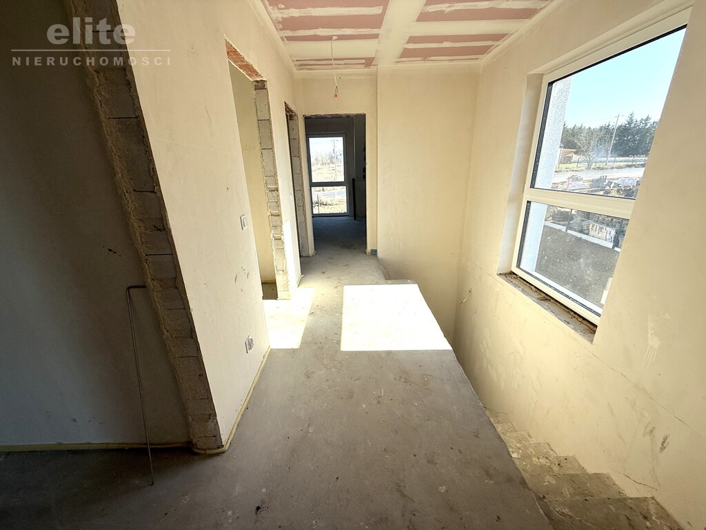 Siadło dolne gotowy bliźniak 5 pokoi i garaż (9)