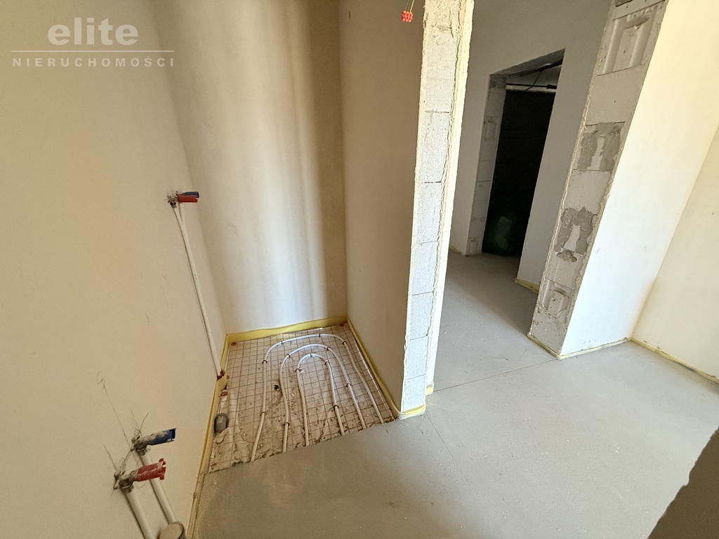 Siadło dolne gotowy bliźniak 5 pokoi i garaż (10)