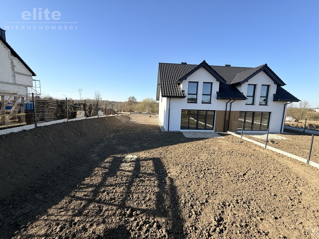 Siadło dolne gotowy bliźniak 5 pokoi i garaż (5)