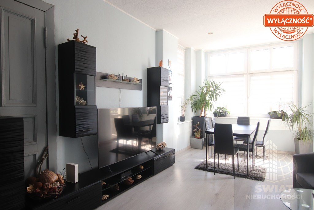 Na sprzedaż 4 pok.z balkonem na pierwszym piętrze. (4)