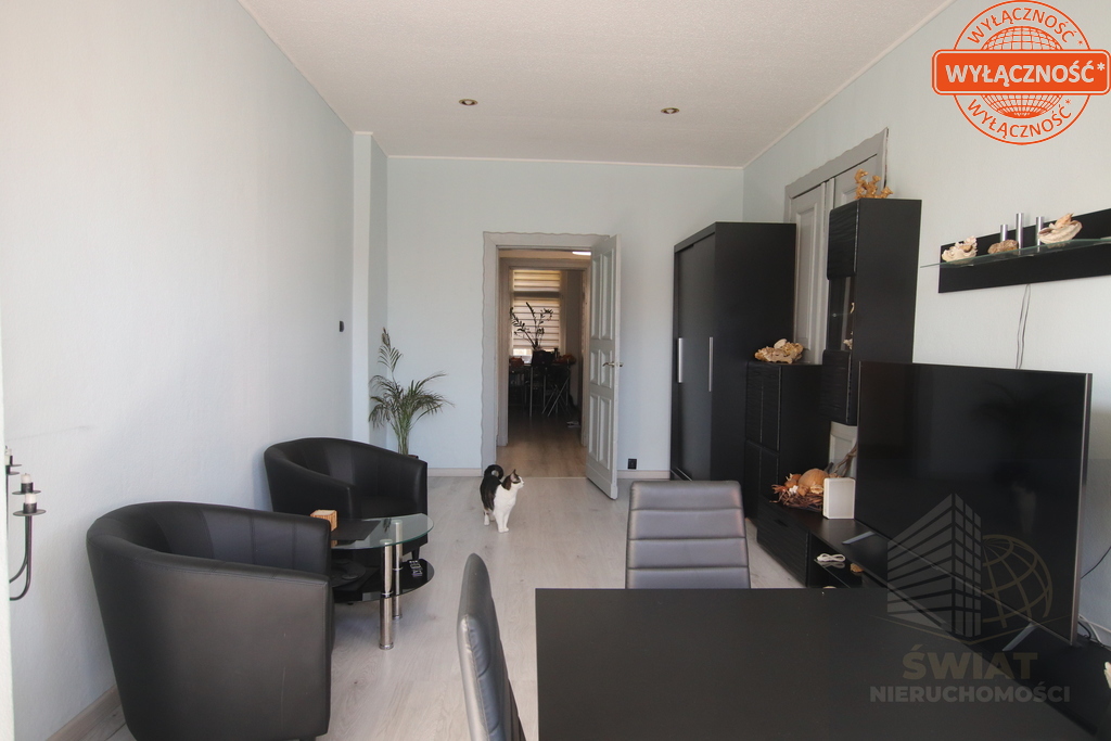 Na sprzedaż 4 pok.z balkonem na pierwszym piętrze. (6)