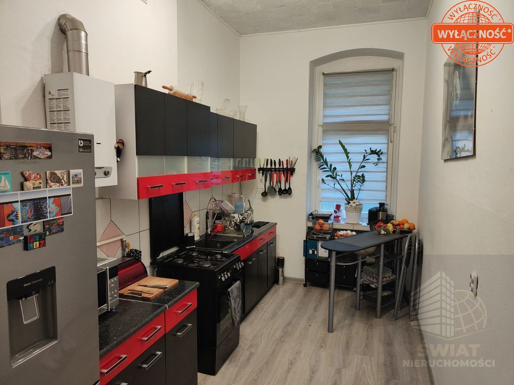 Na sprzedaż 4 pok.z balkonem na pierwszym piętrze. (9)