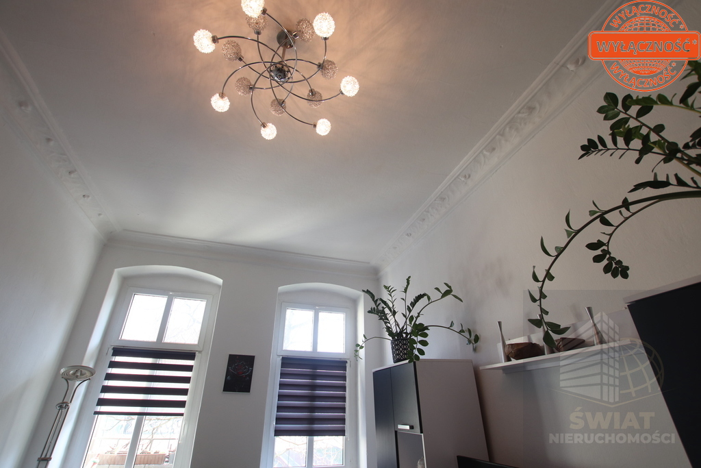 Na sprzedaż 4 pok.z balkonem na pierwszym piętrze. (12)