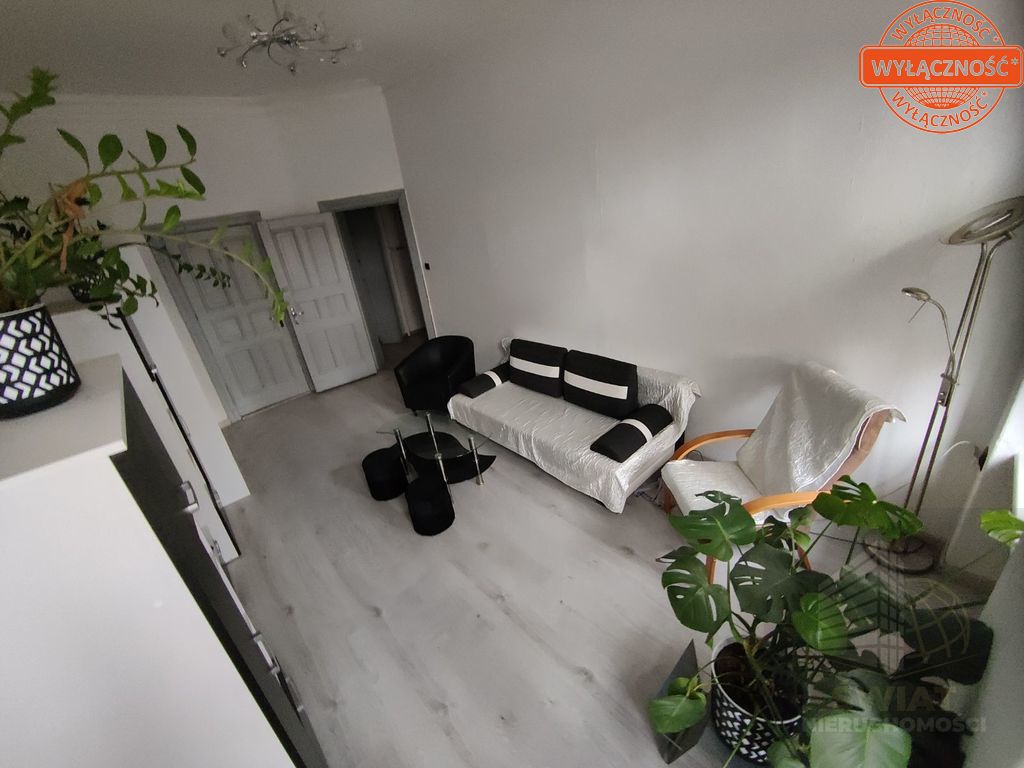 Na sprzedaż 4 pok.z balkonem na pierwszym piętrze. (13)