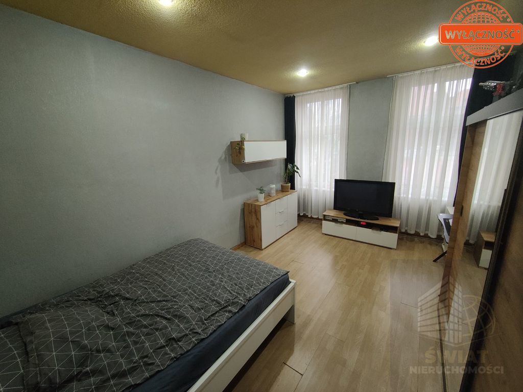 Na sprzedaż 4 pok.z balkonem na pierwszym piętrze. (27)